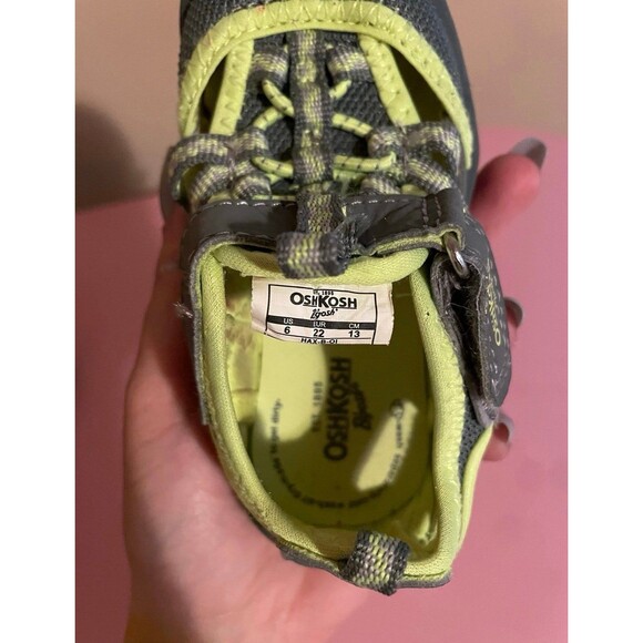 OshKosh B'gosh Hyper Toddler Boys' Sneaker Sandals size 6 - Picture 2 of 6